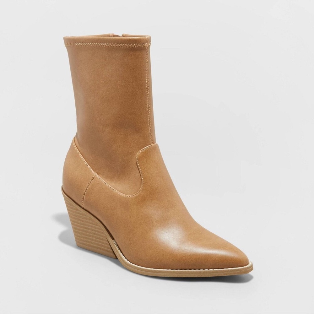 Women's Aubree Ankle Boots with Memory Foam Insole - Universal Thread™ Tan